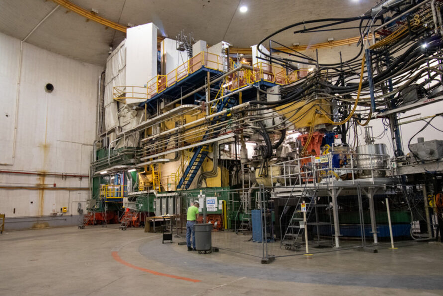 Jefferson Lab’s Continuous Electron Beam Accelerator Facility (CEBAF) Hall A. (Credit: Jefferson Lab)