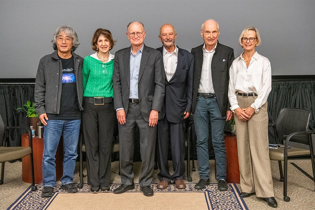 Hitoshi Murayama, Fabiola Gianotti, Mike Witherell, Pier Oddone, Michael Turner, and Natalie Roe. (Credit: Robinson Kuntz, Berkeley Lab)