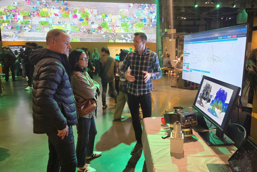 Ren Cooper talks with 'After Dark' participants at San Francisco's Exploratorium. (Credit: Jayson Vavrek)